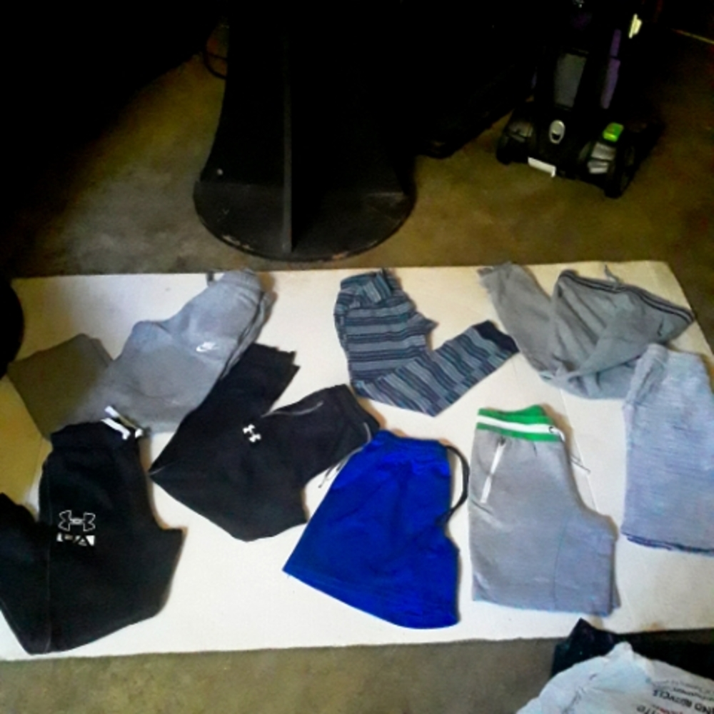 Old Navy boys Jean/sweats and shorts lot